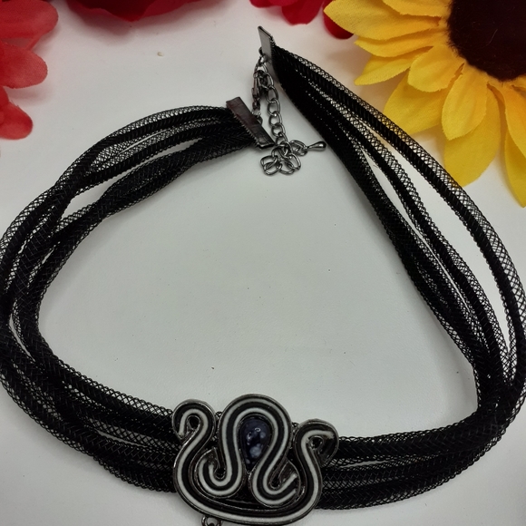 Are of fashion necklace - Picture 2 of 5